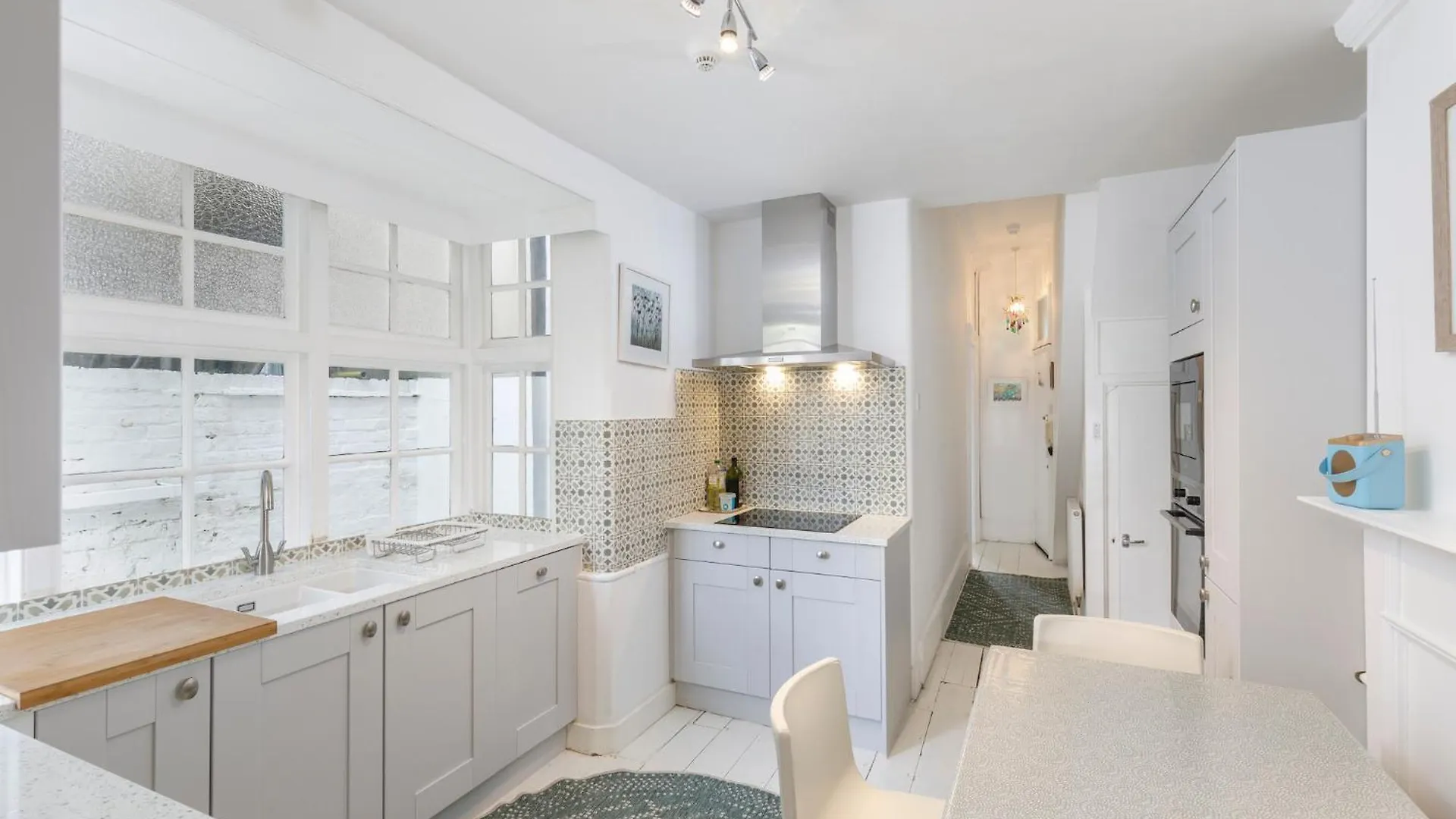 Central Hove Flat W Large Garden Apartment Brighton