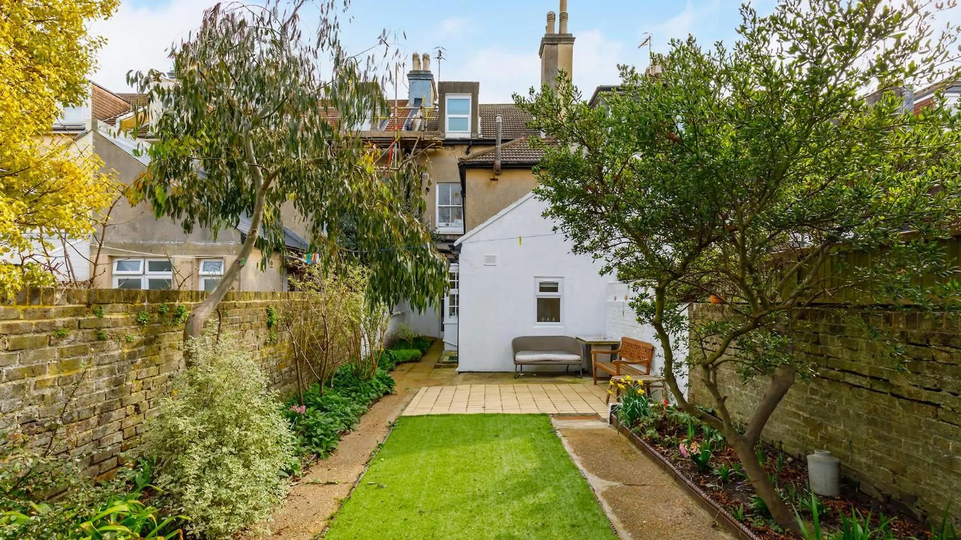Central Hove Flat W Large Garden Apartment